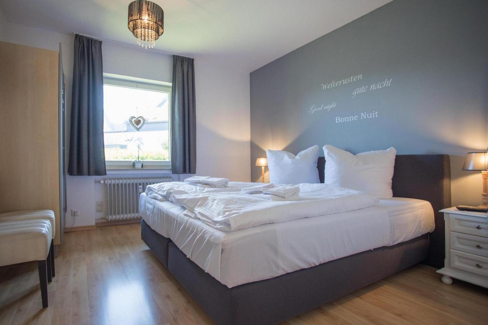 Ferienwohnung 'Kleine Auszeit Winterberg' - Am Herrenskoepfchen 4 Winterberg Pokoj fotografie